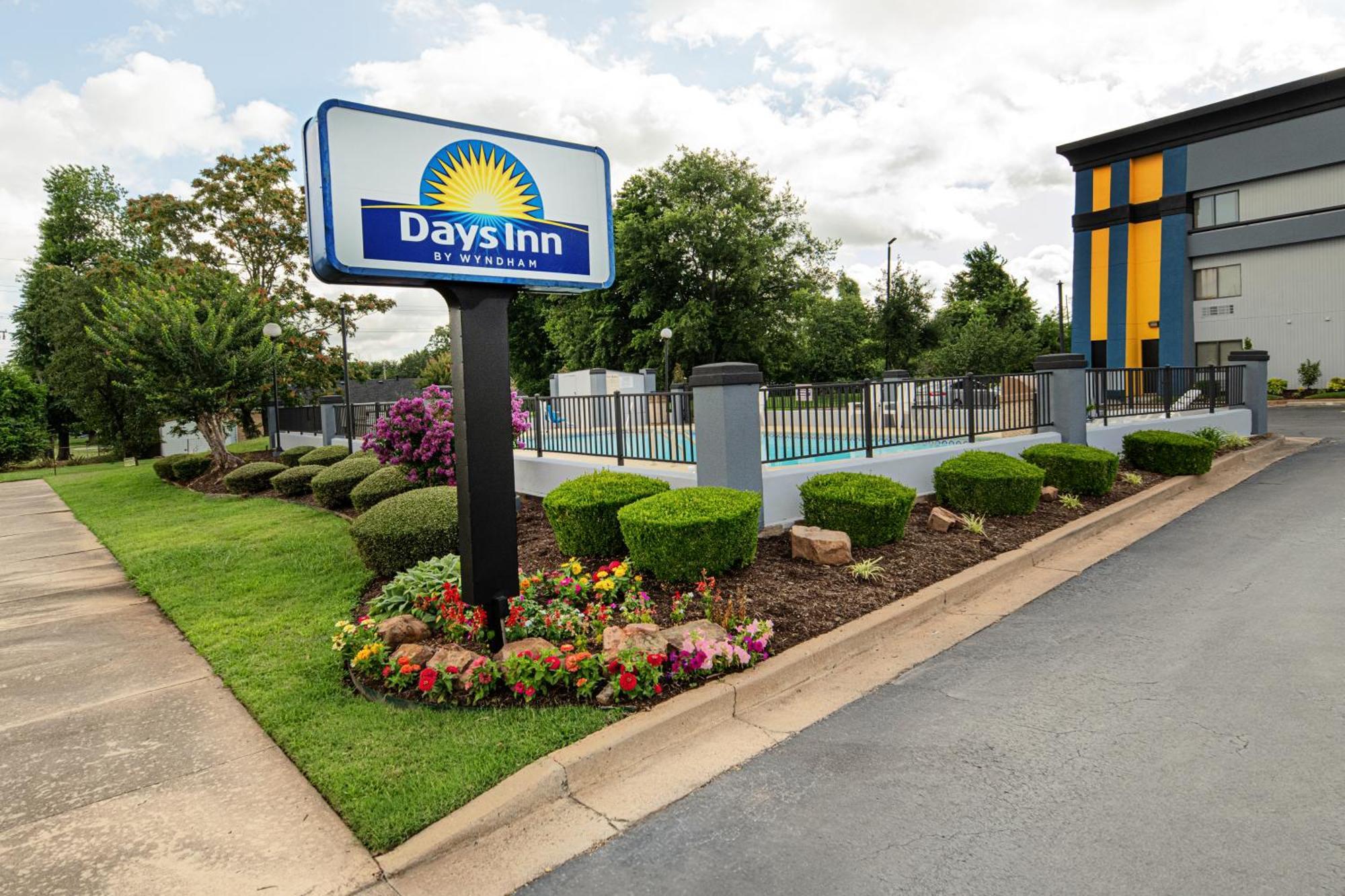 Days Inn By Wyndham Fort Smith Dış mekan fotoğraf