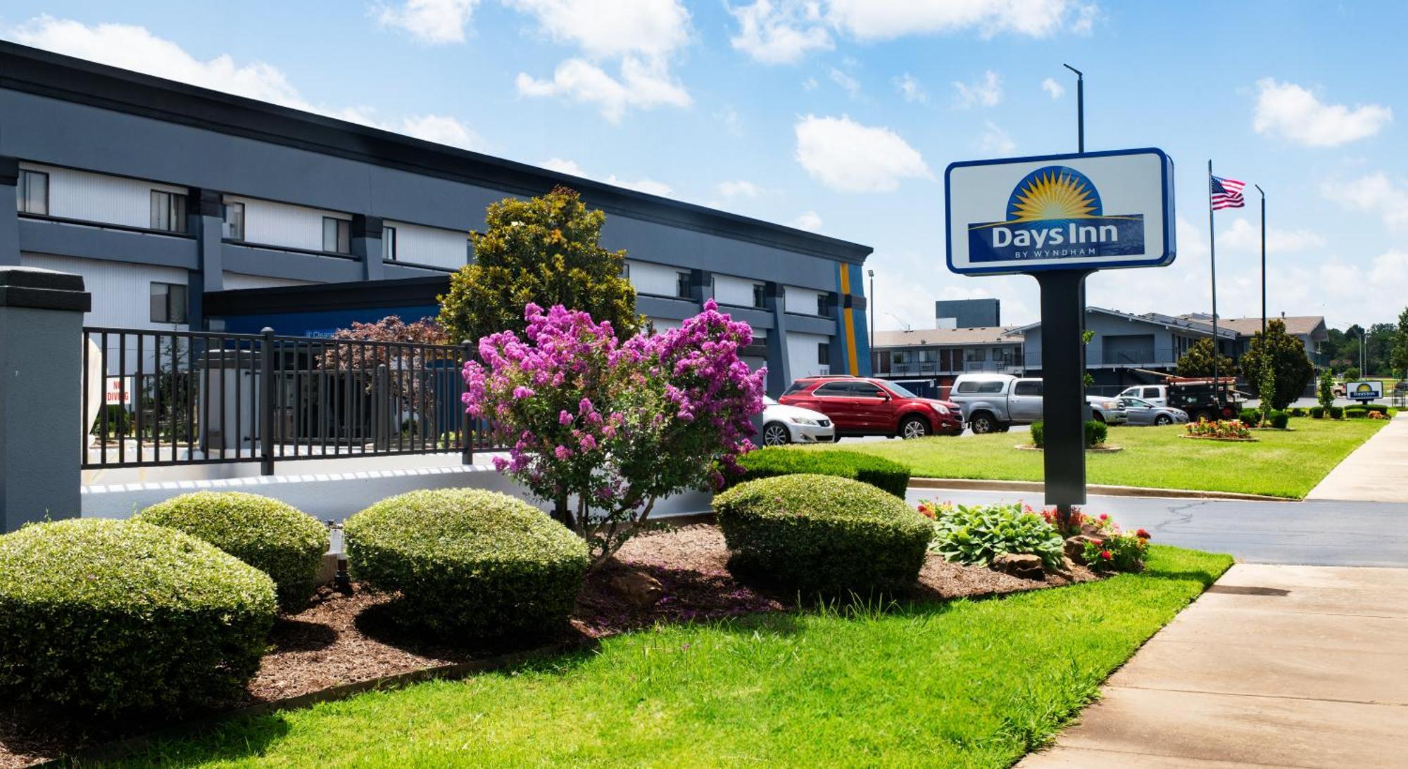 Days Inn By Wyndham Fort Smith Dış mekan fotoğraf